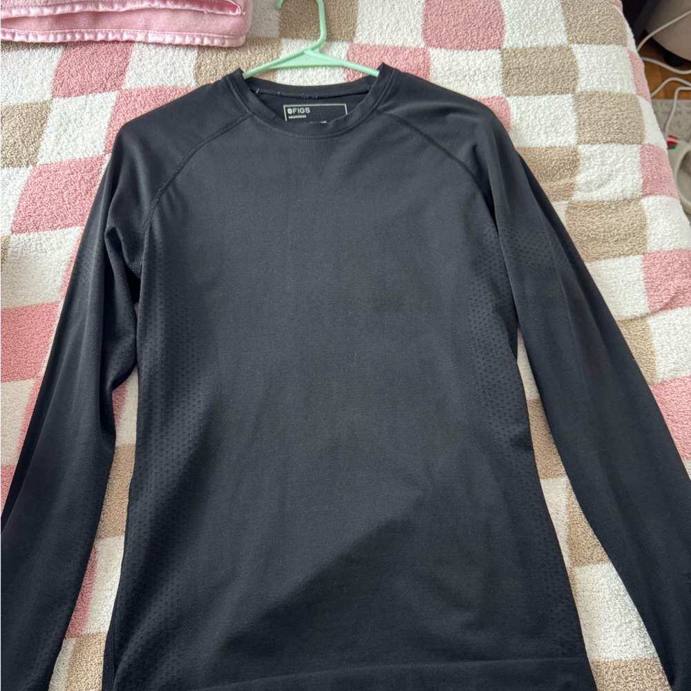 Figs Long Sleeve Tee in Black